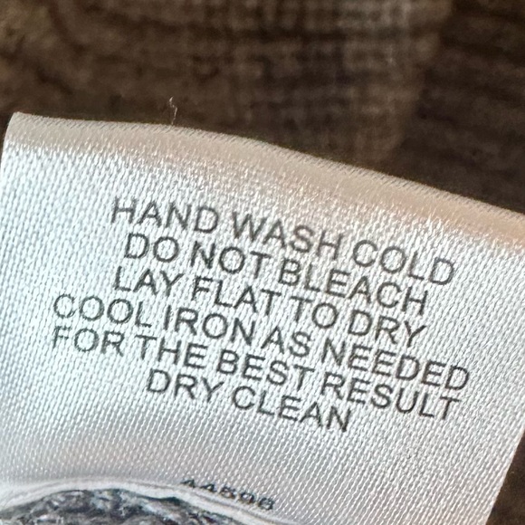 ROMEO & JULIET Women’s Gray Ribbed Crop Sweater Size Large - Picture 5 of 9